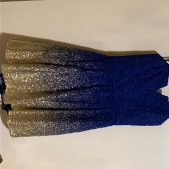 Dress - Picture 1 of 4